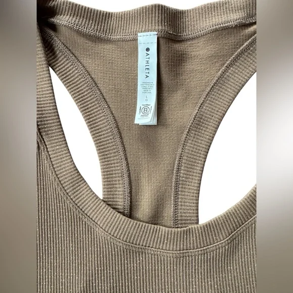 Athleta cropped exercise top. Size NWT - Picture 2 of 3